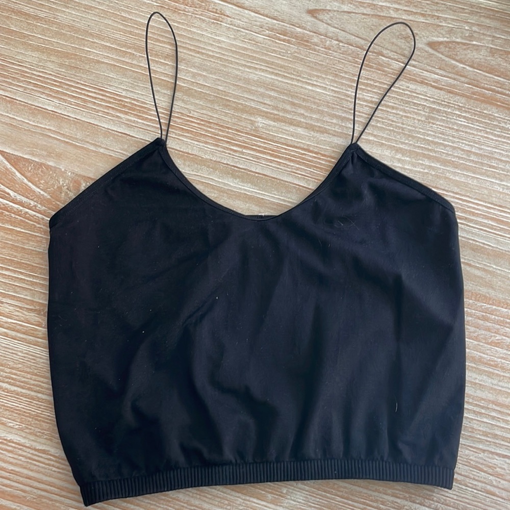 Black cropped tank